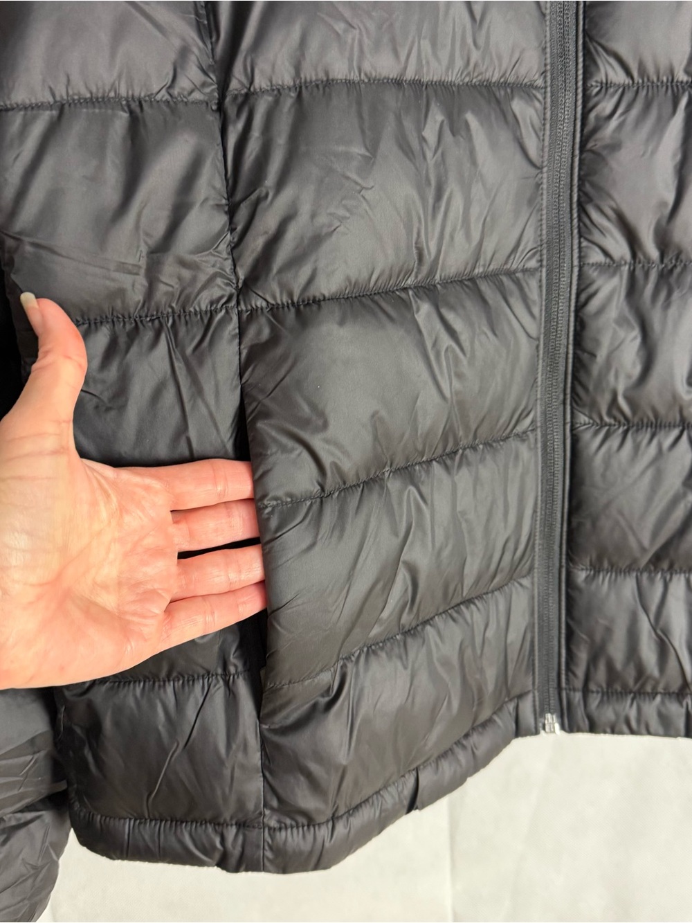 Athleta Aire Puffer Black Lightweight Packable Hooded Jacket Size M EUC - Picture 5 of 12